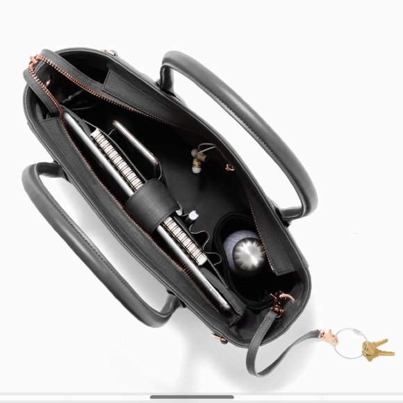 Signature Tote Graphite - Picture 6 of 10